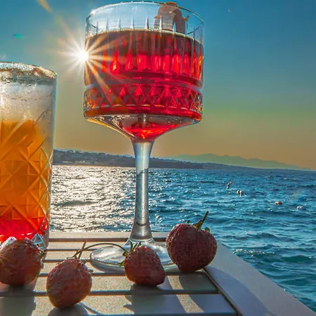 Отель Enki Spinoza 5*